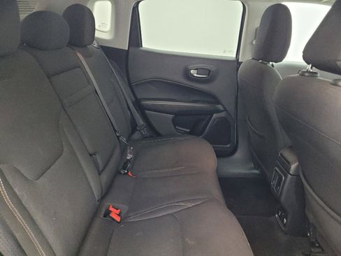 Used 2018 Jeep Compass Sport w/ Tech Group image 19