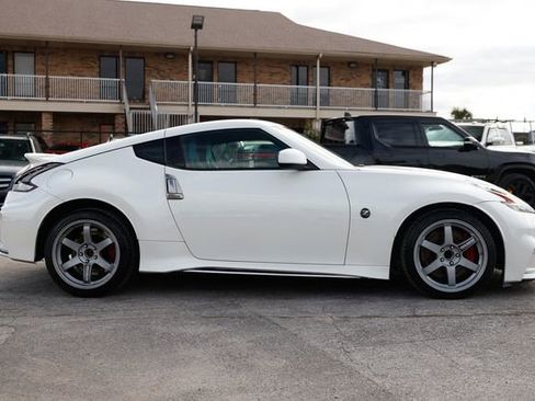 Used 2020 Nissan 370Z NISMO image 18