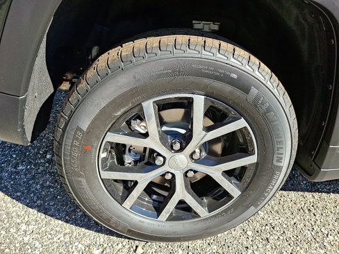 New 2025 Jeep Grand Cherokee Limited image 5