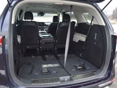 Used 2024 Kia Carnival LX FWD image 16