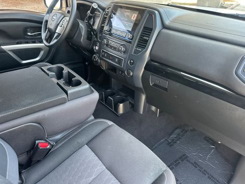 Used 2023 Nissan Titan SV image 14