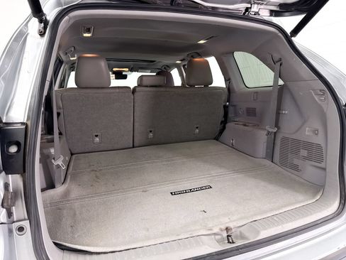 Used 2017 Toyota Highlander XLE w/ Carpet Mat Package AWD/4WD image 28