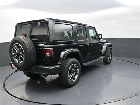 Used 2023 Jeep Wrangler Unlimited Sahara w/ Cold Weather Group image 7