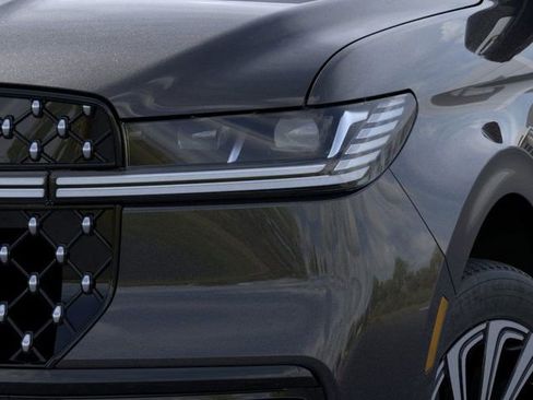 New 2025 Lincoln Navigator Black Label image 36