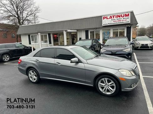 Used 2010 Mercedes-Benz E 350 4MATIC Sedan image 2