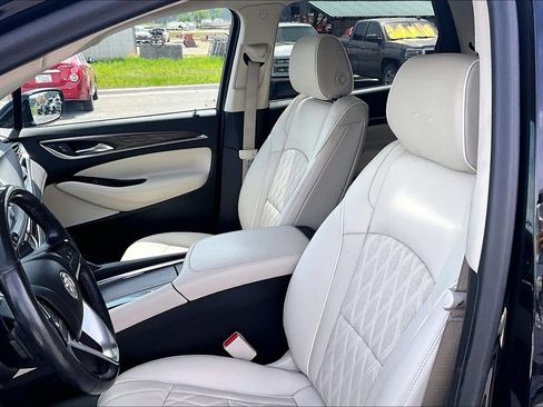 Used 2022 Buick Enclave Avenir w/ Avenir Technology Package AWD/4WD image 25