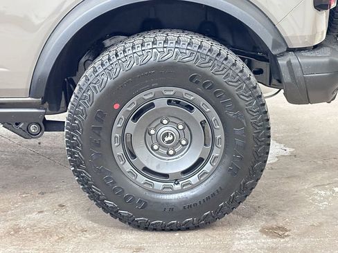 New 2025 Ford Bronco Badlands w/ Sasquatch Package image 40