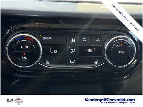 Used 2025 Chevrolet Trax LT w/ LT Convenience Package FWD image 19