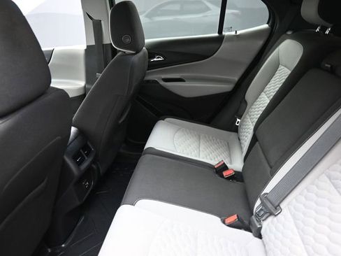 Used 2021 Chevrolet Equinox LS w/ LS Convenience Package image 16