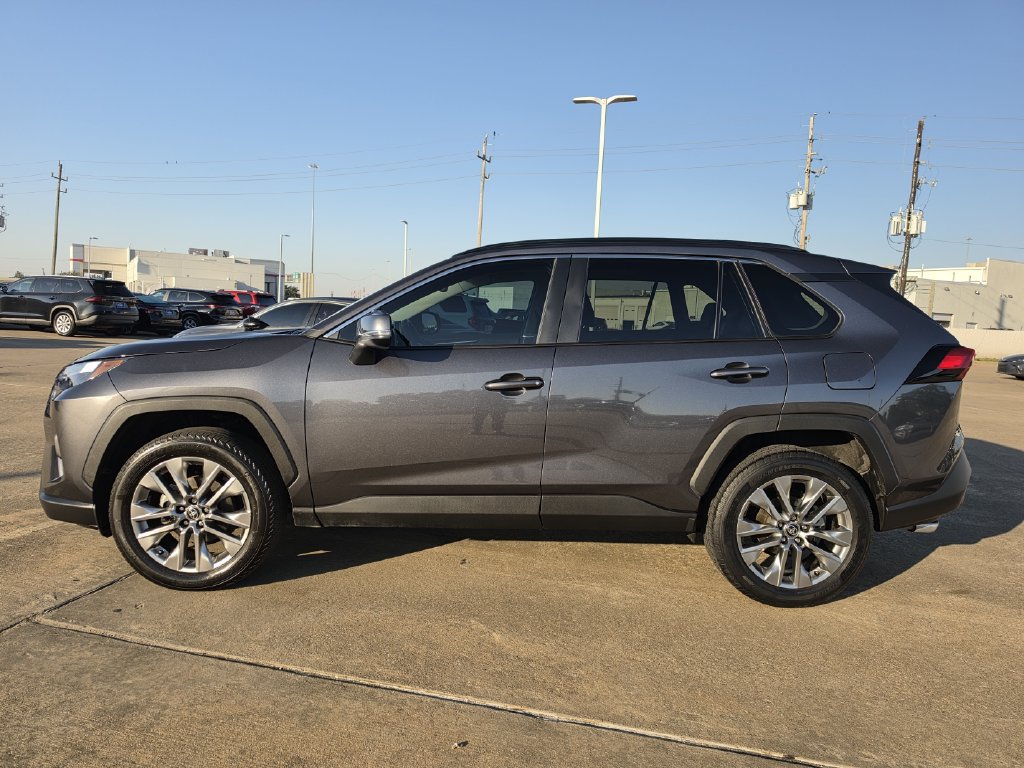 Used 2025 Toyota RAV4 XLE Premium FWD image 6