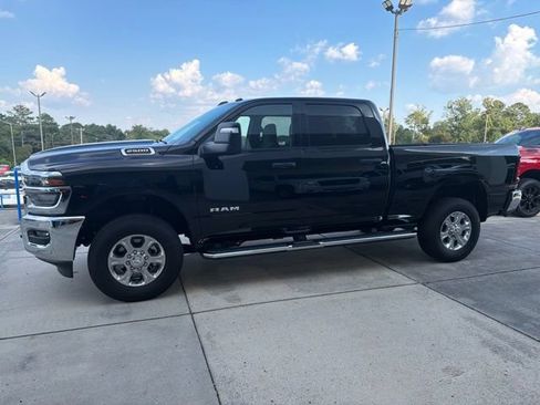 Used 2026 RAM 2500 Big Horn AWD/4WD image 4