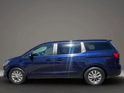 Used 2020 Kia Sedona LX FWD image 8