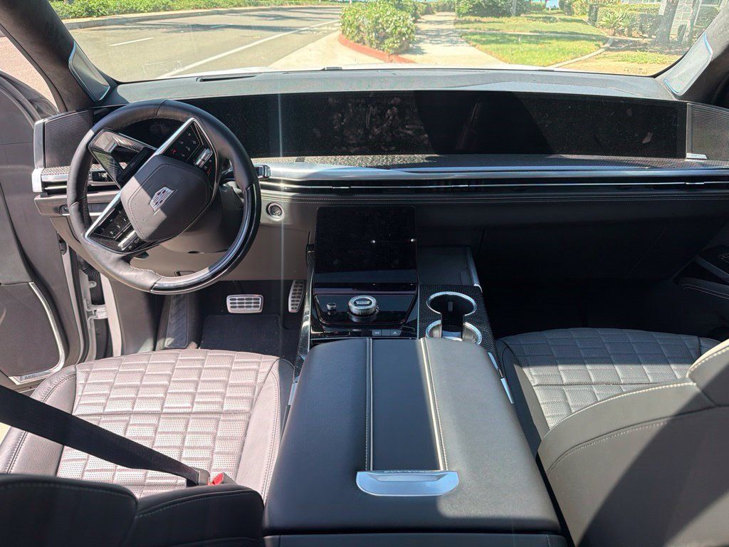 Certified 2025 Cadillac Escalade V AWD/4WD image 10