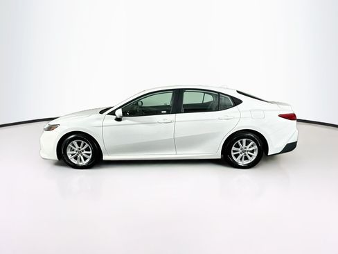 Used 2025 Toyota Camry LE FWD image 4