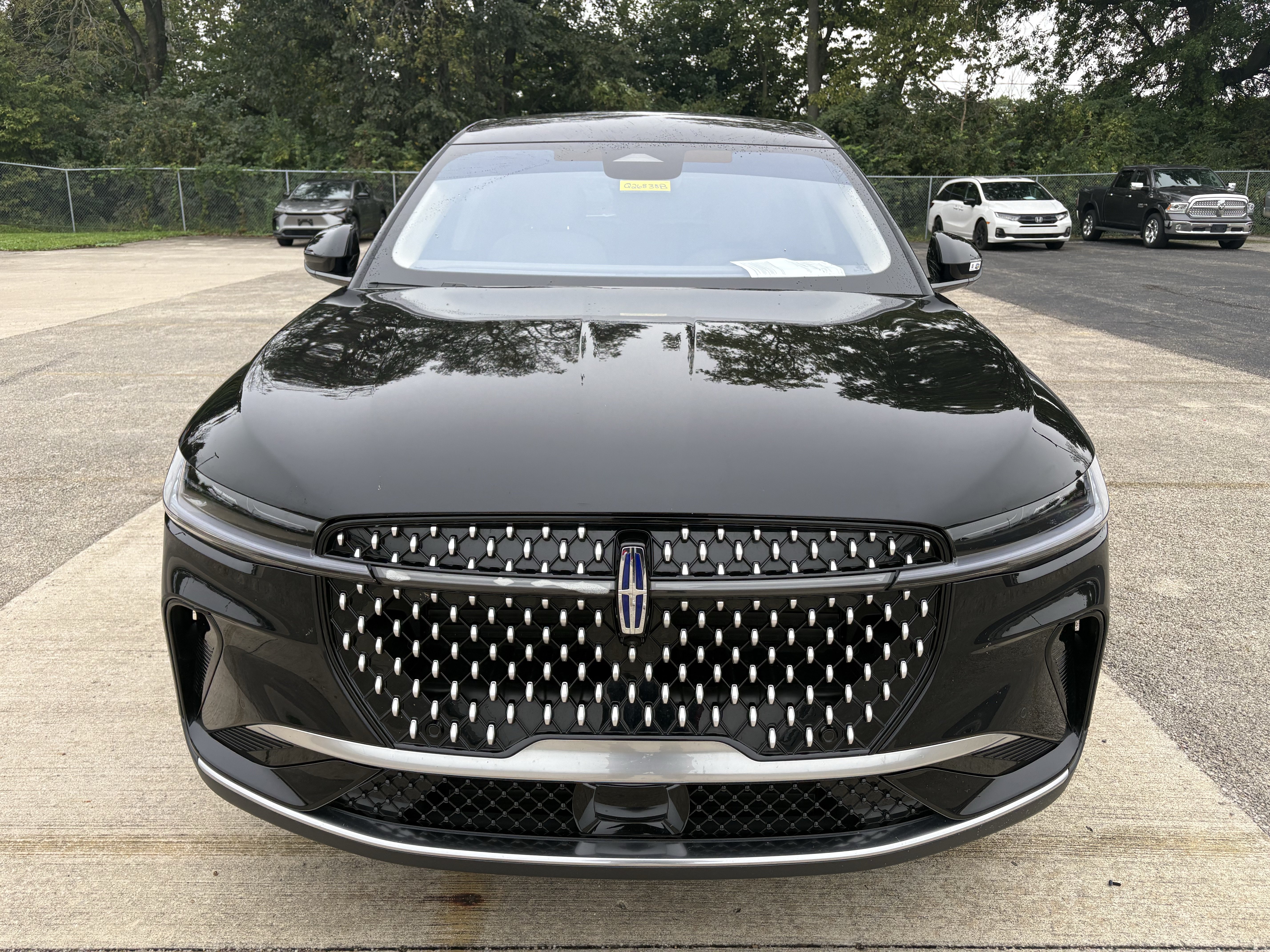 Used 2024 Lincoln Nautilus Premier AWD/4WD image 2