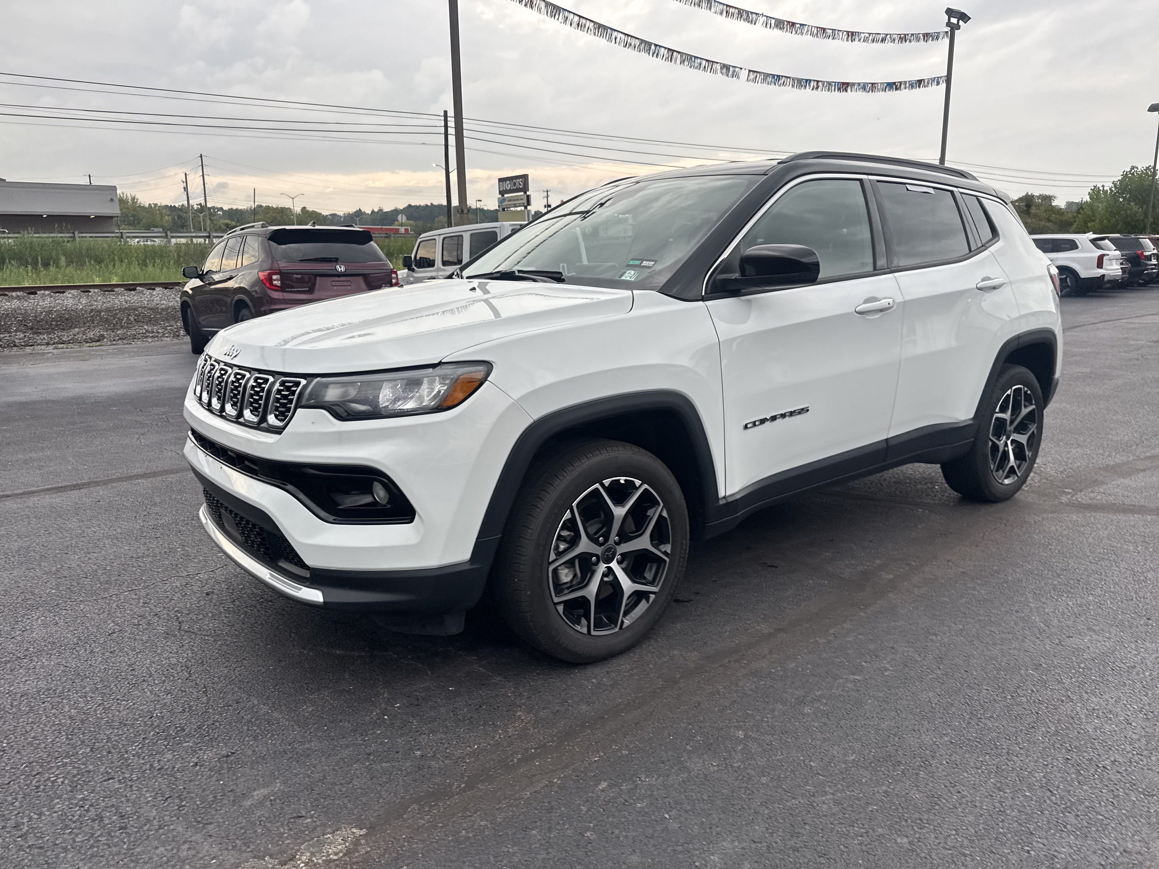 Used 2026 Jeep Compass Limited AWD/4WD image 8