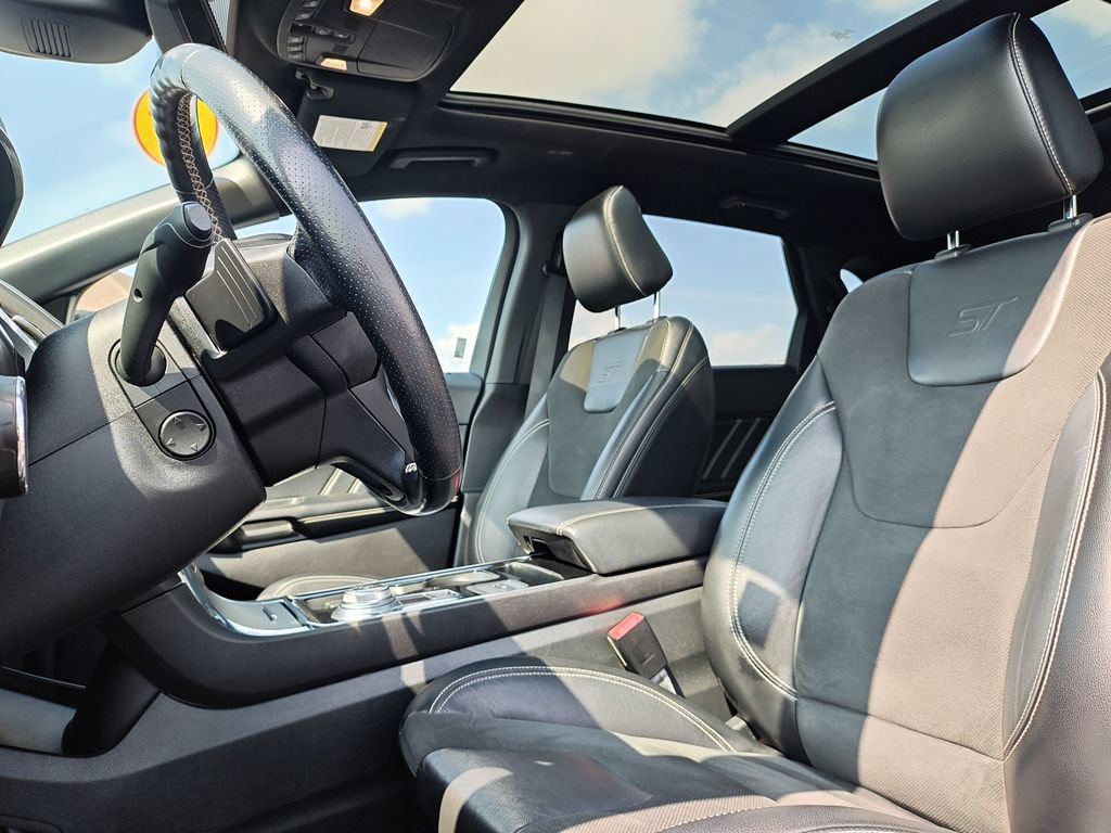 Used 2020 Ford Edge ST w/ Cold Weather Package AWD/4WD image 13