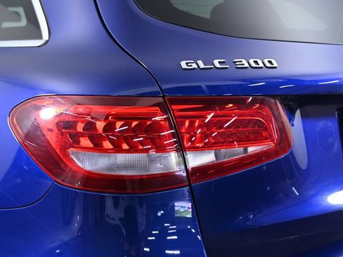 Used 2017 Mercedes-Benz GLC 300 4MATIC image 7