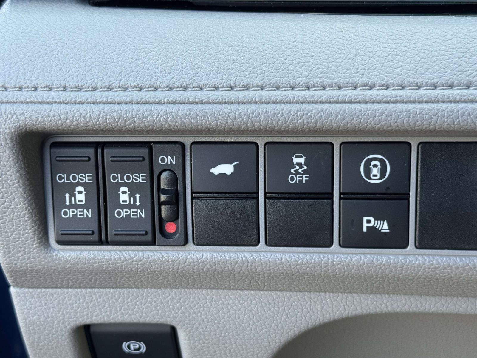 Used 2024 Honda Odyssey Elite image 11