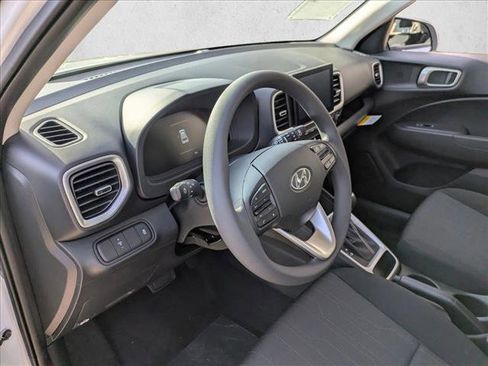 New 2026 Hyundai Venue SE image 3