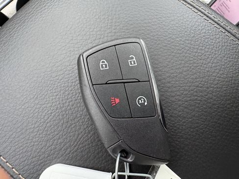 Used 2025 GMC Canyon Denali AWD/4WD image 35