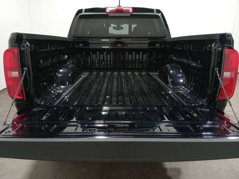 Used 2022 Chevrolet Colorado Z71 AWD/4WD image 6