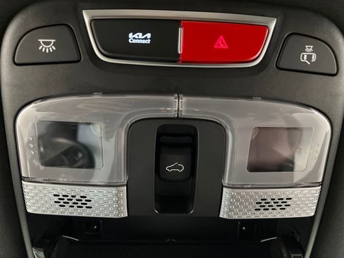 Used 2024 Kia Telluride EX w/ EX Captain's Chair Package image 79