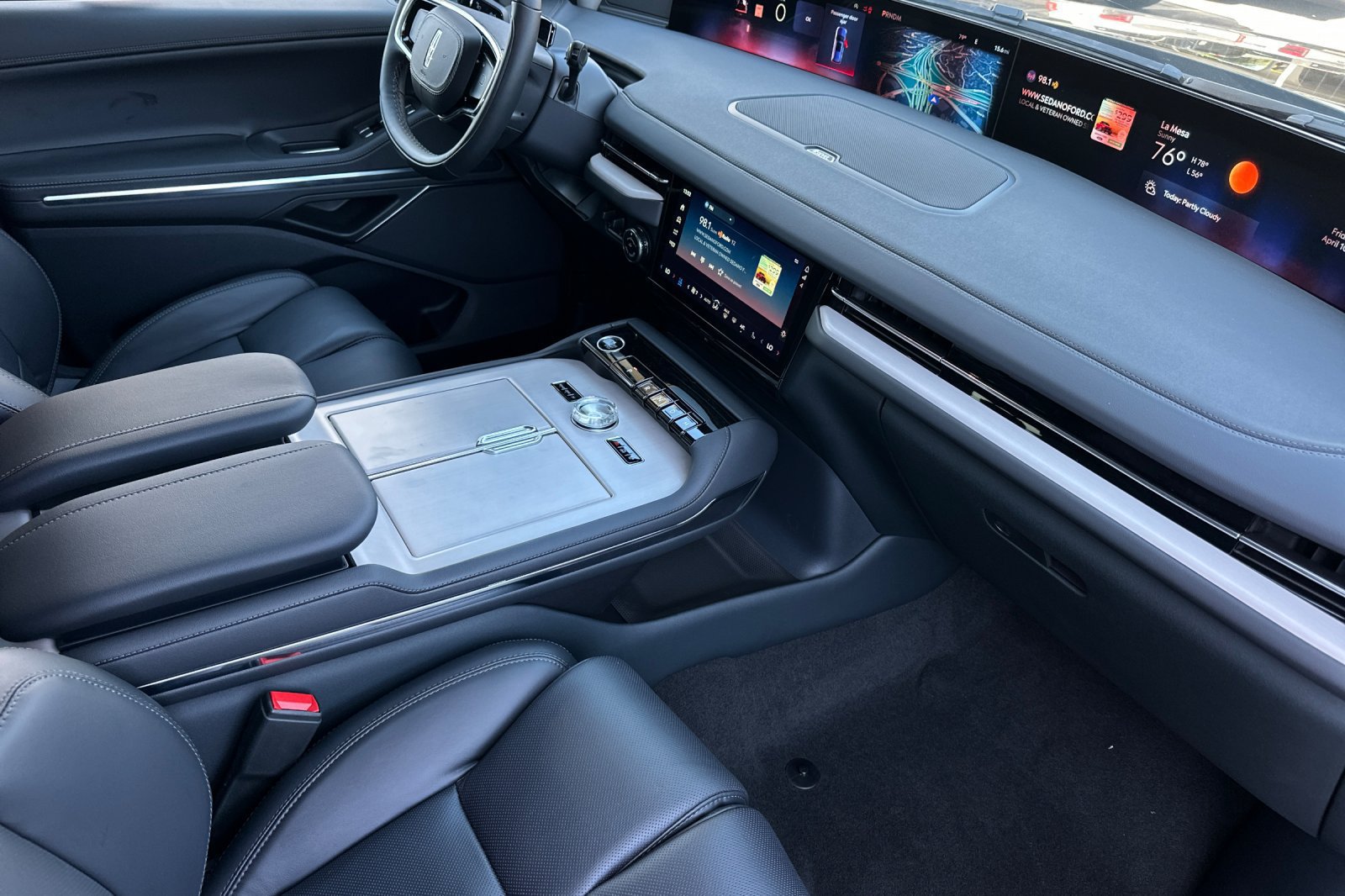 New 2026 Lincoln Navigator L Premier AWD/4WD image 16