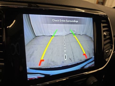 Used 2022 Jeep Grand Cherokee Limited AWD/4WD image 19