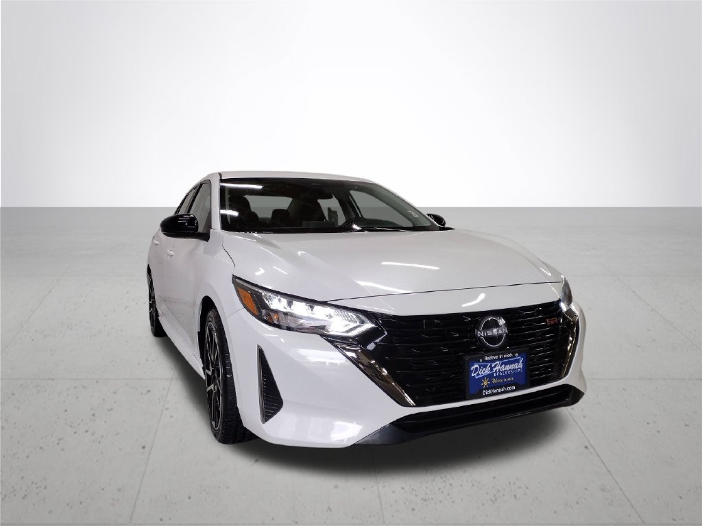 Used 2025 Nissan Sentra SR FWD image 4