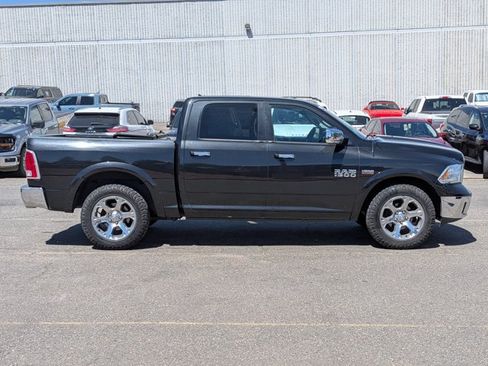 Used 2017 RAM 1500 Laramie w/ Convenience Group AWD/4WD image 3