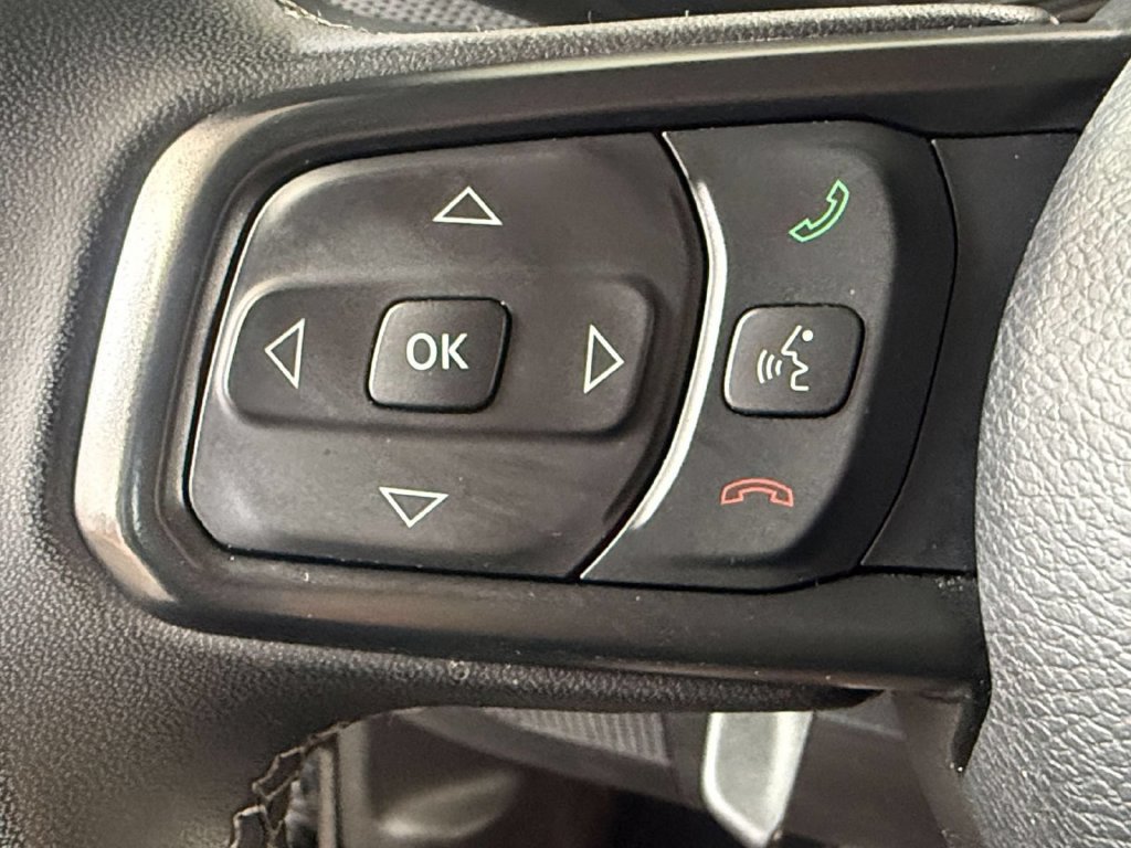 Used 2025 Jeep Wrangler Unlimited Rubicon AWD/4WD image 18