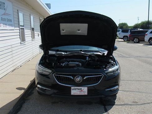 Used 2018 Buick Regal Essence w/ Driver Confidence Package #1 FWD image 6