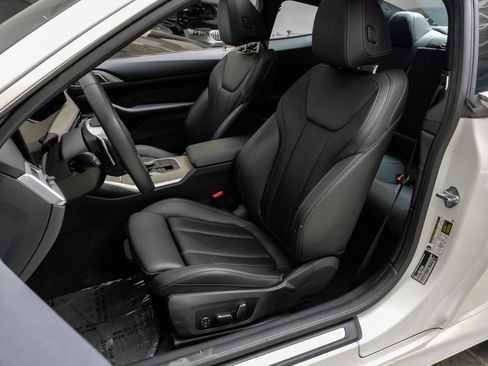 Used 2025 BMW 430i Coupe w/ Premium Package RWD image 32