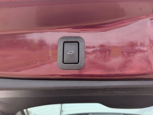 Used 2018 Toyota Highlander SE image 45