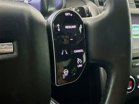 Used 2020 Land Rover Discovery Landmark image 26