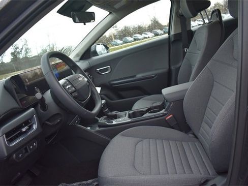 New 2025 Kia K4 EX image 18