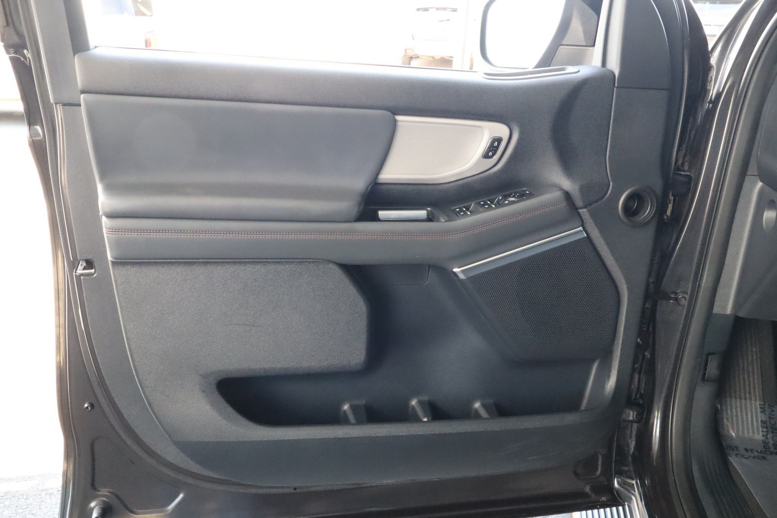 Used 2025 Ford Expedition Active RWD image 19