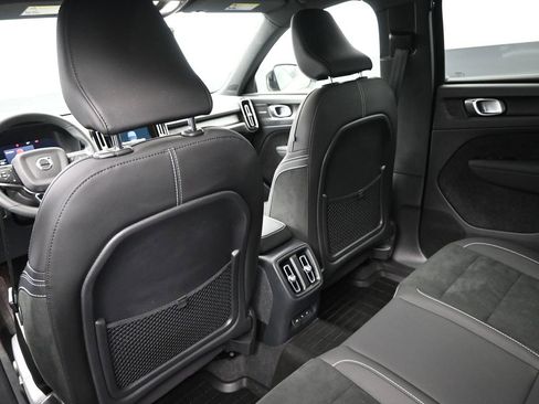 Used 2023 Volvo XC40 Recharge Ultimate image 15