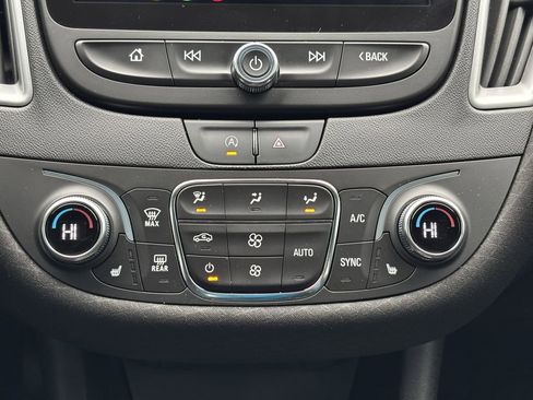 Used 2022 Chevrolet Malibu LT image 19