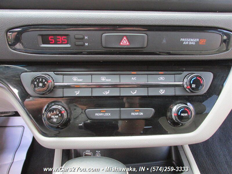 Used 2017 Kia Sedona LX w/ LX Essentials Premium Package FWD image 34