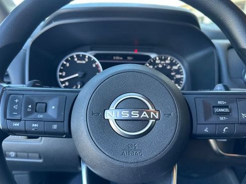 Used 2024 Nissan Rogue S FWD image 28