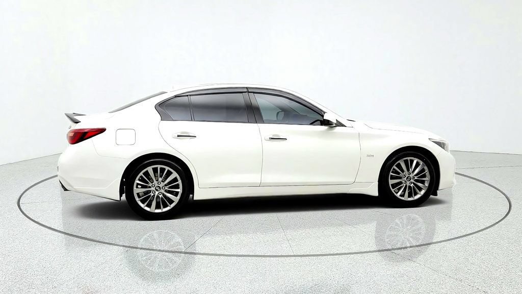Used 2019 INFINITI Q50 Luxe w/ Essential Package (3.0T Luxe) AWD/4WD image 4