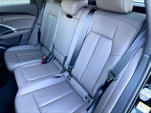 Certified 2025 Audi Q5 Premium w/ Convenience Package image 17