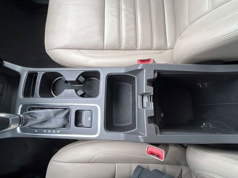 Used 2018 Ford Escape Titanium w/ Ford Safe & Smart Package image 16