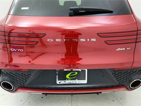 Used 2024 Genesis GV70 3.5T Sport w/ Sport Advanced Package image 11