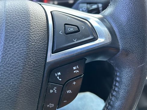 Used 2018 Ford Fusion SE w/ Equipment Group 201A image 19