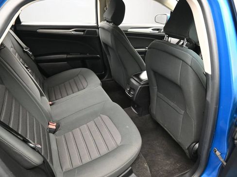 Used 2020 Ford Fusion SE FWD image 31