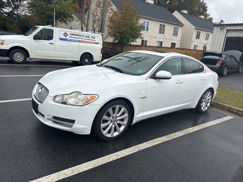 Used 2011 Jaguar XF Premium image 1