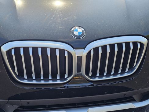 Used 2023 BMW X3 sDrive30i w/ Premium Package image 3